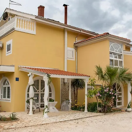 Broca Apartment